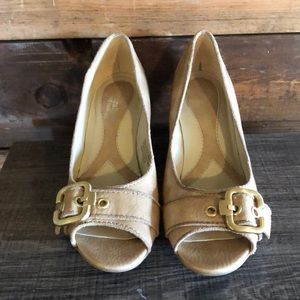 Naturalized | Cream Wedges